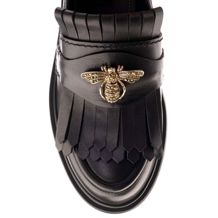 BEE 883